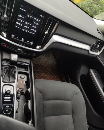 Volvo V60 cena 69699 przebieg: 280960, rok produkcji 2018 z Dobrzyca małe 781